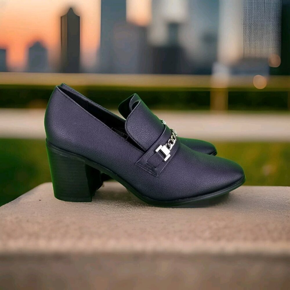 ✅Womens 8.5 JNY Jones New York Gallady Black Faux Leather Heeled Loafers W/Chain